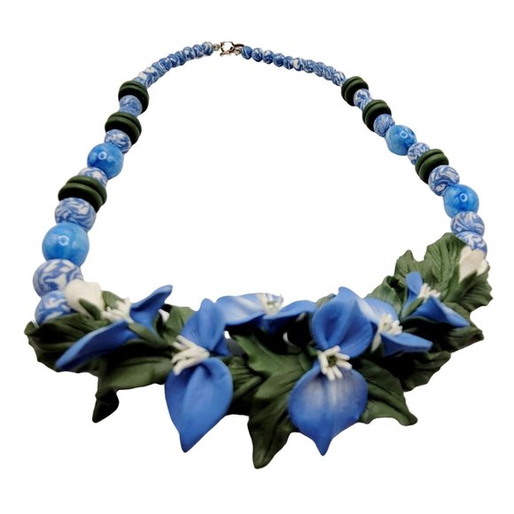 Vintage Resin Flower Bib Necklace (A407) - Picture 2 of 3